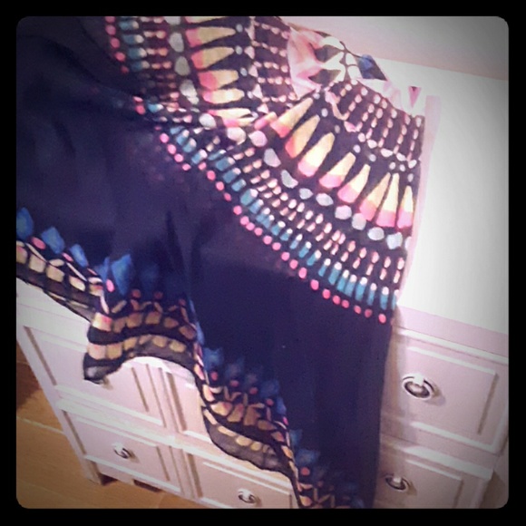 Accessories - Large bright pattern scarf! Accessories - Large bright pattern scarf!